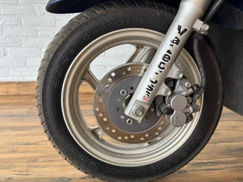 HONDA MOTOS LEAD 110 2013/2014 RT 811 VEÍCULOS ARROIO DO MEIO / Carros no Vale