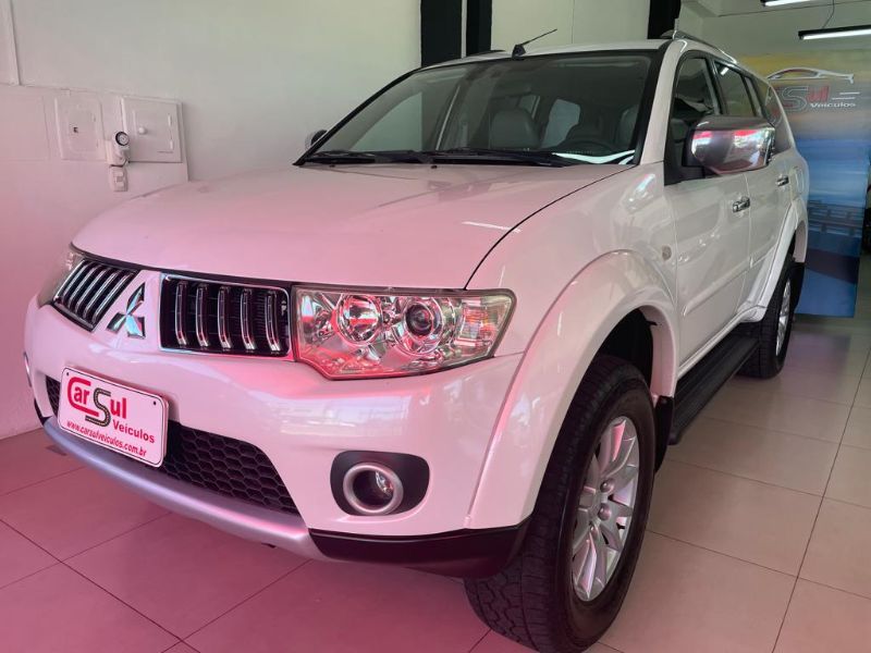 Mitsubishi PAJERO DAKAR HPE 3.2 2011 CARSUL VEÍCULOS LAJEADO / Carros no Vale