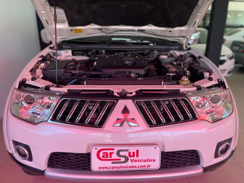 Mitsubishi PAJERO DAKAR HPE 3.2 2011 CARSUL VEÍCULOS LAJEADO / Carros no Vale