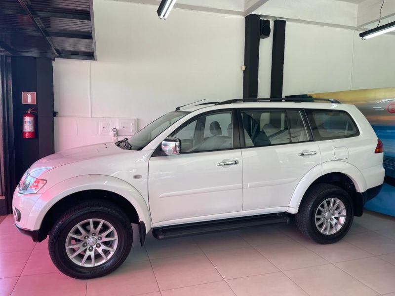 Mitsubishi PAJERO DAKAR HPE 3.2 2011 CARSUL VEÍCULOS LAJEADO / Carros no Vale