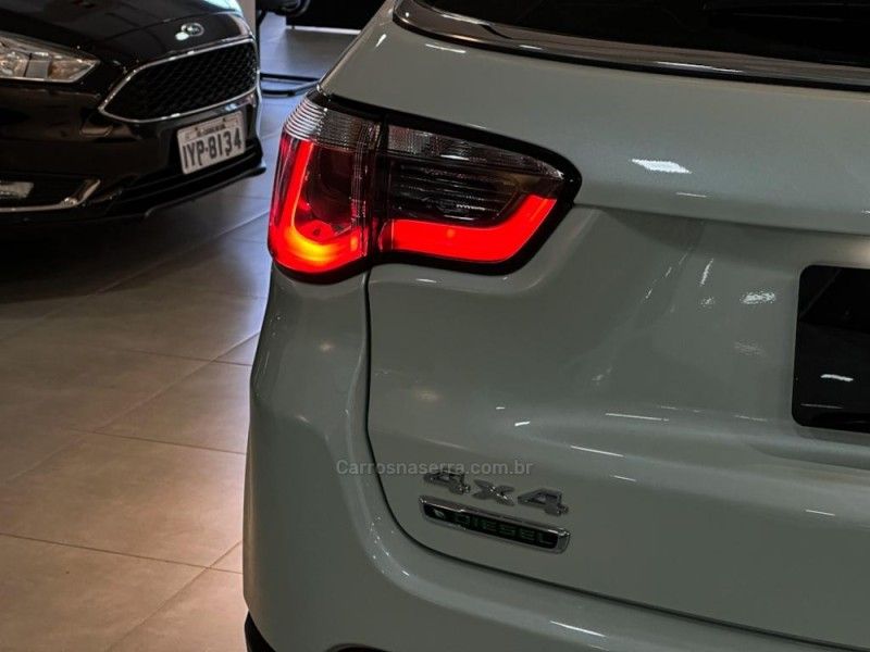 JEEP COMPASS 2.0 16V LIMITED 4X4 2018/2018 PRIDE MOTORS CAXIAS DO SUL / Carros no Vale