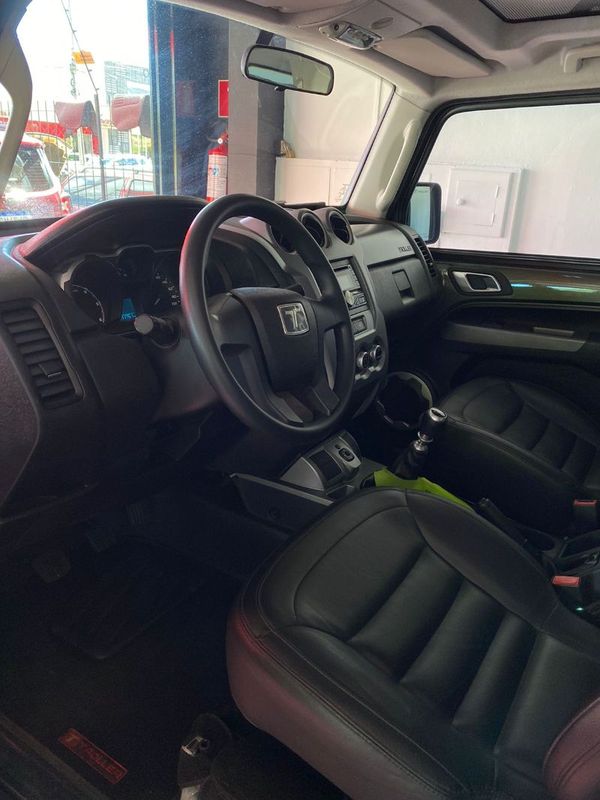 Troller T-4 XLT 3.2 2017 CARSUL VEÍCULOS LAJEADO / Carros no Vale