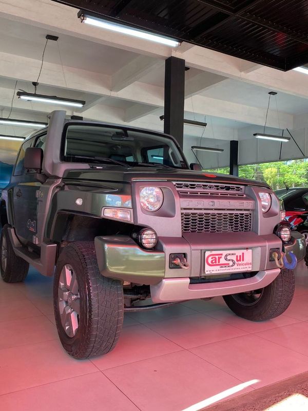 Troller T-4 XLT 3.2 2017 CARSUL VEÍCULOS LAJEADO / Carros no Vale