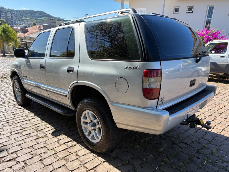 CHEVROLET BLAZER 2.5 DLX 4X4 8V 1999/1999 COMPLETO VEÍCULOS GUAPORÉ / Carros no Vale