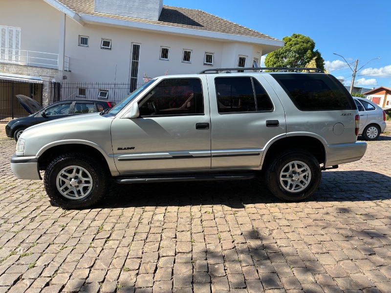 CHEVROLET BLAZER 2.5 DLX 4X4 8V 1999/1999 COMPLETO VEÍCULOS GUAPORÉ / Carros no Vale