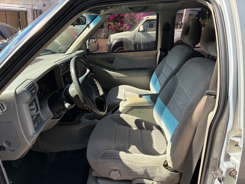 CHEVROLET BLAZER 2.5 DLX 4X4 8V 1999/1999 COMPLETO VEÍCULOS GUAPORÉ / Carros no Vale