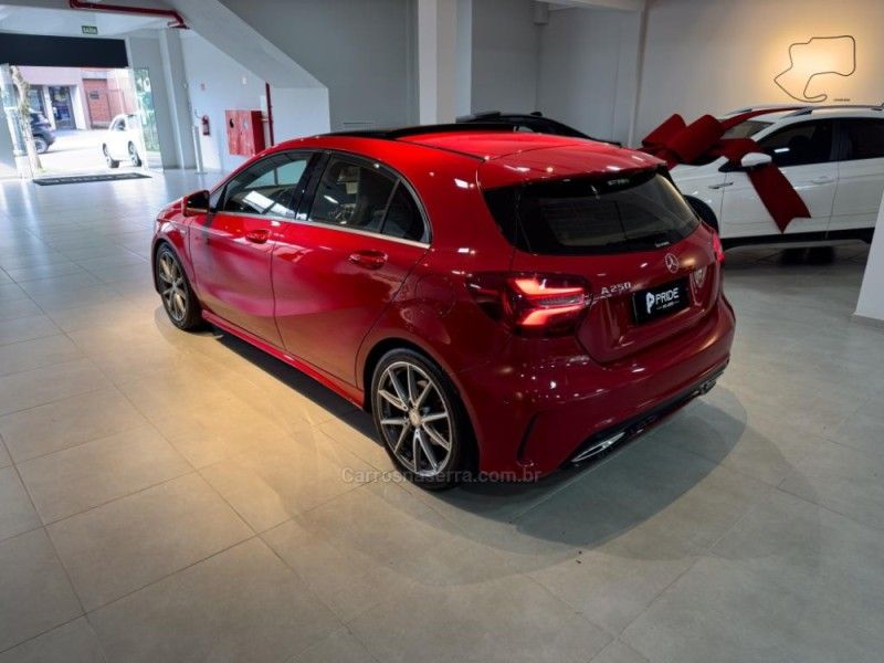 MERCEDES-BENZ A 250 2.0 SPORT TURBO AUTOMATIZADO 2017/2017 PRIDE MOTORS CAXIAS DO SUL / Carros no Vale