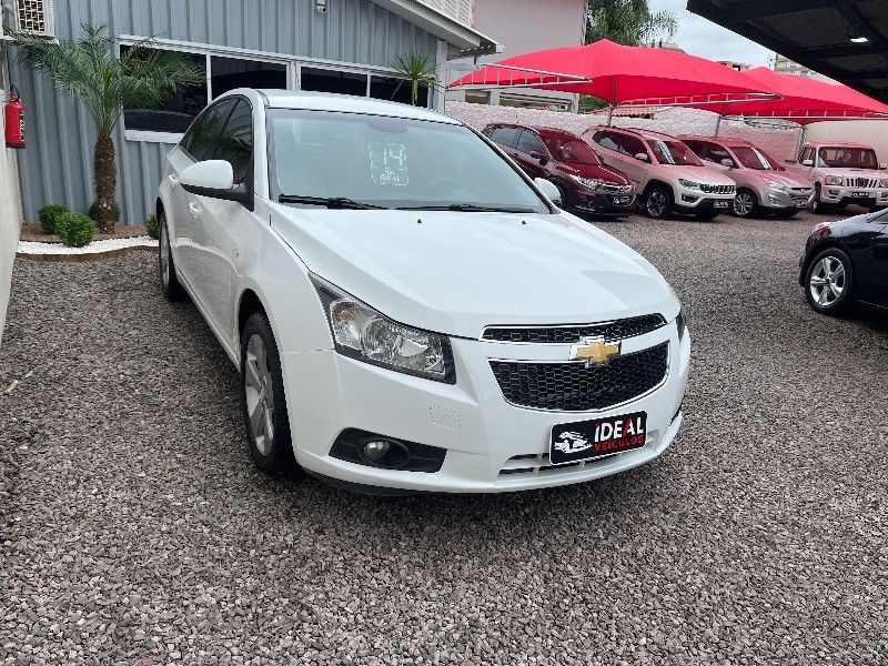 Chevrolet CRUZE SEDAN LT 1.8 2014 IDEAL VEÍCULOS LAJEADO / Carros no Vale