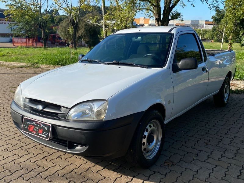 Ford COURIER L 1.6 2012 CARSUL VEÍCULOS LAJEADO / Carros no Vale