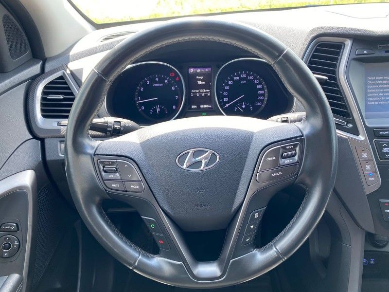 Hyundai SANTA FÉ 3.3 V6 2016 CARSUL VEÍCULOS LAJEADO / Carros no Vale