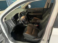 Mitsubishi OUTLANDER COMFORT PACK 2.0 2018 CARSUL VEÍCULOS LAJEADO / Carros no Vale