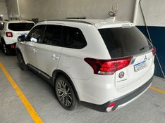 Mitsubishi OUTLANDER COMFORT PACK 2.0 2018 CARSUL VEÍCULOS LAJEADO / Carros no Vale