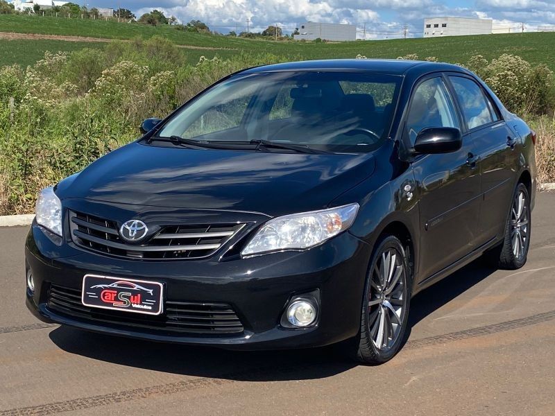 Toyota COROLLA GLi 1.8 2013 CARSUL VEÍCULOS LAJEADO / Carros no Vale