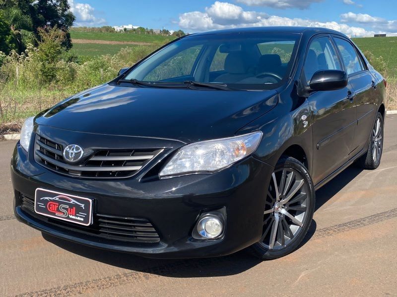 Toyota COROLLA GLi 1.8 2013 CARSUL VEÍCULOS LAJEADO / Carros no Vale