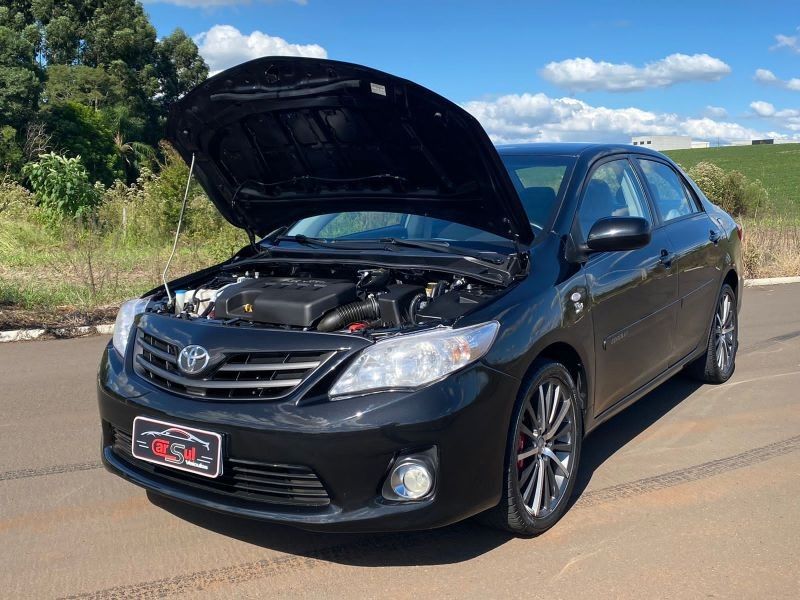 Toyota COROLLA GLi 1.8 2013 CARSUL VEÍCULOS LAJEADO / Carros no Vale