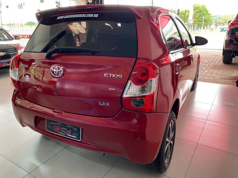 Toyota ETIOS X 1.3 2017 CARSUL VEÍCULOS LAJEADO / Carros no Vale