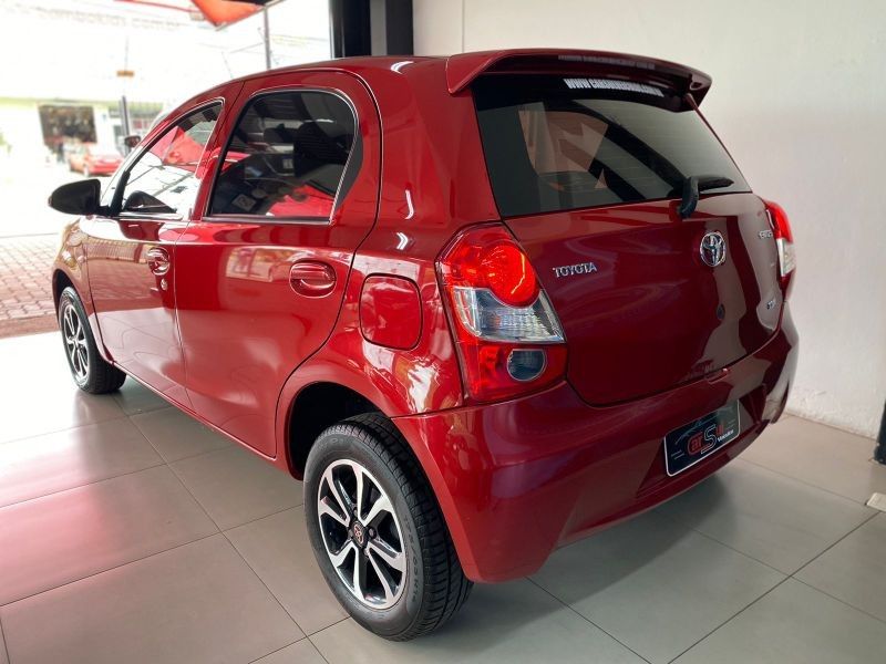 Toyota ETIOS X 1.3 2017 CARSUL VEÍCULOS LAJEADO / Carros no Vale