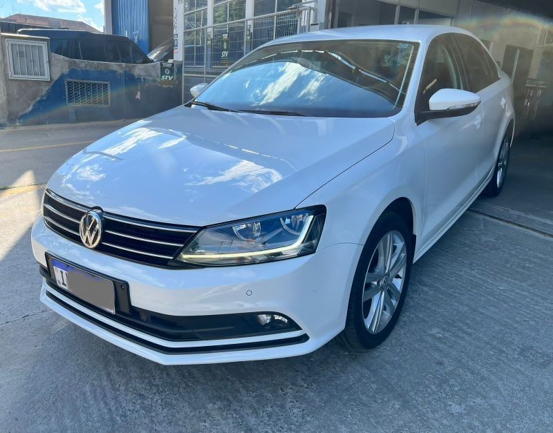 Volkswagen JETTA HIGHLINE 2.0 2018 CARSUL VEÍCULOS LAJEADO / Carros no Vale