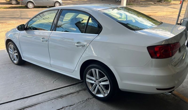 Volkswagen JETTA HIGHLINE 2.0 2018 CARSUL VEÍCULOS LAJEADO / Carros no Vale