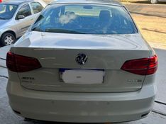 Volkswagen JETTA HIGHLINE 2.0 2018 CARSUL VEÍCULOS LAJEADO / Carros no Vale