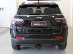 JEEP COMPASS 2.0 16V FLEX LIMITED AUTOMÁTICO 2018/2018 BENTO MOTORS BENTO GONÇALVES / Carros no Vale