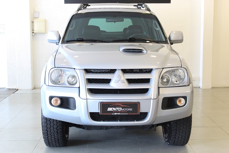 MITSUBISHI PAJERO SPORT 2.5 HPE 4X4 8V 2010/2011 BENTO MOTORS BENTO GONÇALVES / Carros no Vale