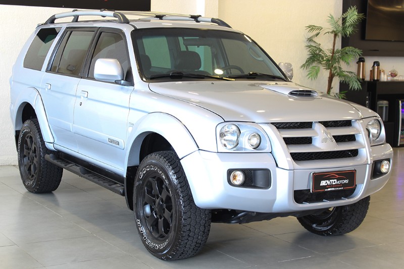 MITSUBISHI PAJERO SPORT 2.5 HPE 4X4 8V 2010/2011 BENTO MOTORS BENTO GONÇALVES / Carros no Vale