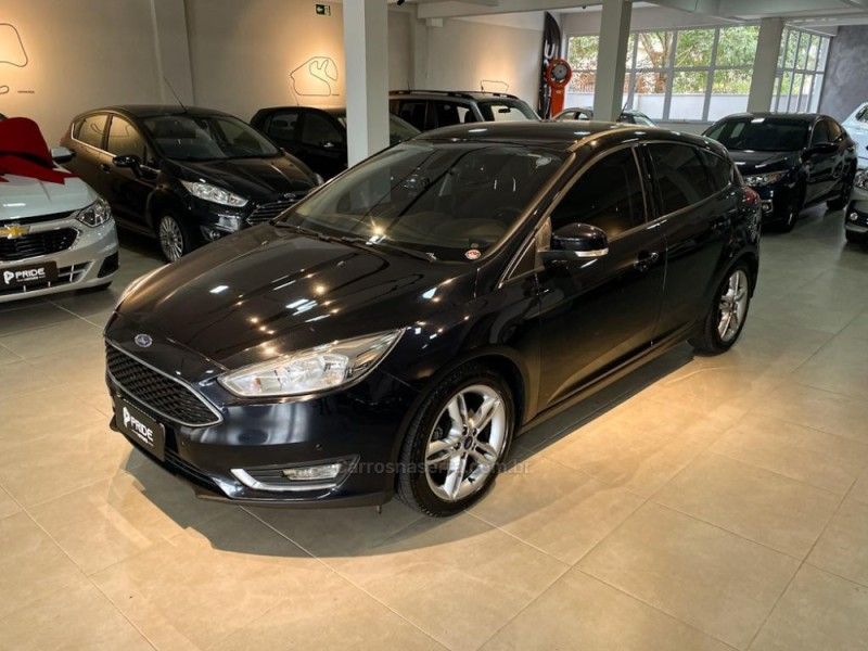 FORD FOCUS 1.6 SE 16V 2017/2018 PRIDE MOTORS CAXIAS DO SUL / Carros no Vale