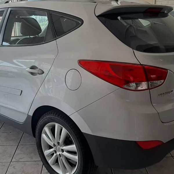 HYUNDAI IX 35 2.0 2015/2016 RENAUTO VEÍCULOS LAJEADO / Carros no Vale