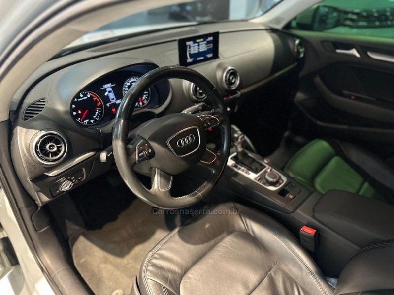 AUDI A3 1.4 TFSI SEDAN AMBIENTE 16V TIPTRONIC 2016/2016 PRIDE MOTORS CAXIAS DO SUL / Carros no Vale