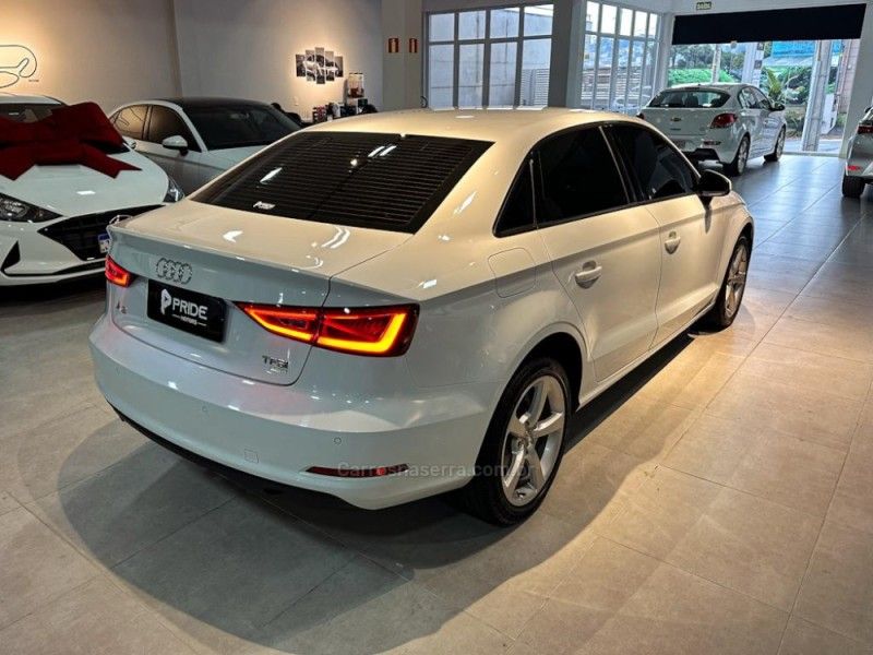 AUDI A3 1.4 TFSI SEDAN AMBIENTE 16V TIPTRONIC 2016/2016 PRIDE MOTORS CAXIAS DO SUL / Carros no Vale