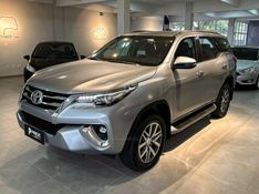 TOYOTA HILUX SW4 2.8 SRX 4X4 7 LUGARES 16V TURBO INTERCOOLER 2019/2020 PRIDE MOTORS CAXIAS DO SUL / Carros no Vale