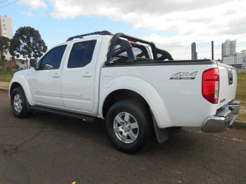 Nissan Frontier S CD 4×4 2.5 TB Diesel 2014/2015 CAMINHÕES & CAMIONETAS PASSO FUNDO / Carros no Vale