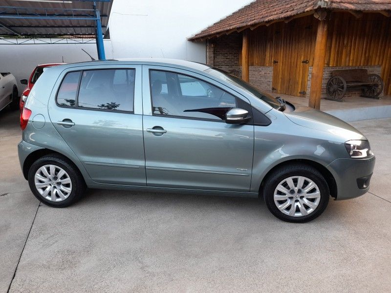 Volkswagen FOX TREND 1.6 2012 FERREIRA VEÍCULOS VENÂNCIO AIRES / Carros no Vale