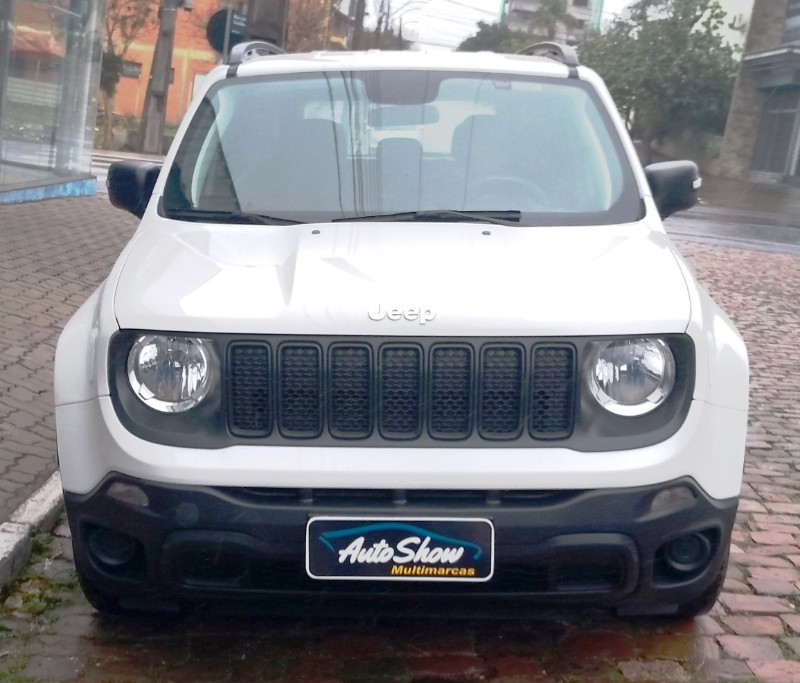 JEEP RENEGADE1.8 4X2 16V 2018/2019 AUTO SHOW SANTA CRUZ DO SUL / Carros no Vale