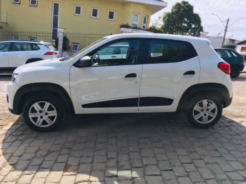 RENAULT KWID ZEN 1.0 FLEX 12V 5P MEC. 2021/2022 COMPLETO VEÍCULOS GUAPORÉ / Carros no Vale