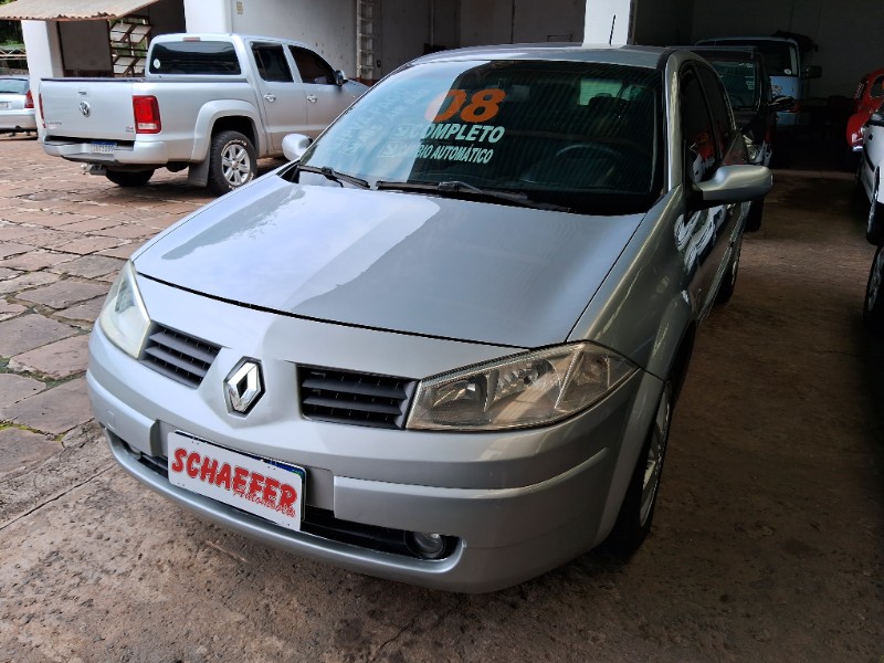 RENAULT MEGANE SEDAN DYNAMIQUE 2.0 2008/2008 SCHAEFER AUTOMÓVEIS TEUTÔNIA / Carros no Vale