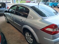 RENAULT MEGANE SEDAN DYNAMIQUE 2.0 2008/2008 SCHAEFER AUTOMÓVEIS TEUTÔNIA / Carros no Vale