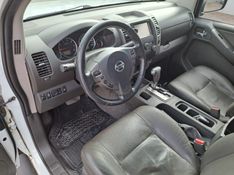 Nissan Frontier SL CD 4×4 2.5TB Diesel Aut 2015/2016 CAMINHÕES & CAMIONETAS PASSO FUNDO / Carros no Vale