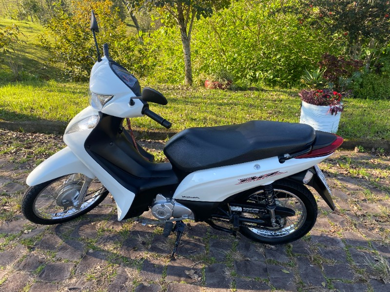 HONDA MOTOS BIZ 110I /2017 RT 811 VEÍCULOS ARROIO DO MEIO / Carros no Vale