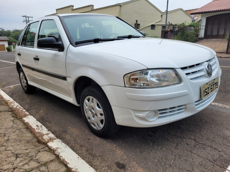 VOLKSWAGEN GOL 1.0 ECOMOTION 8V 2013/2013 ADRIANO VEÍCULOS CRUZEIRO DO SUL / Carros no Vale