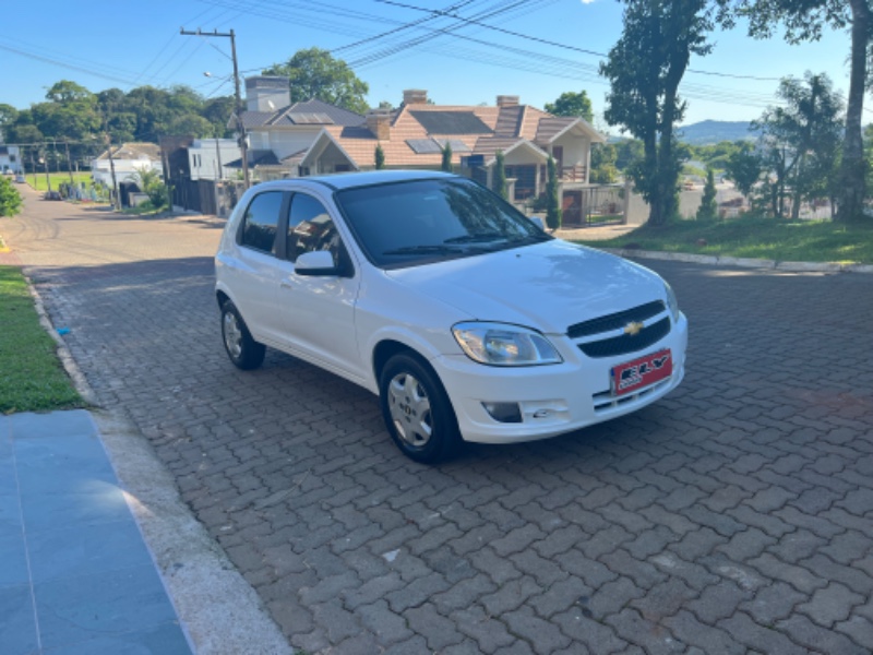 CHEVROLET CELTA 1.0 LT 2013/2013 ELY AUTOMÓVEIS LAJEADO / Carros no Vale