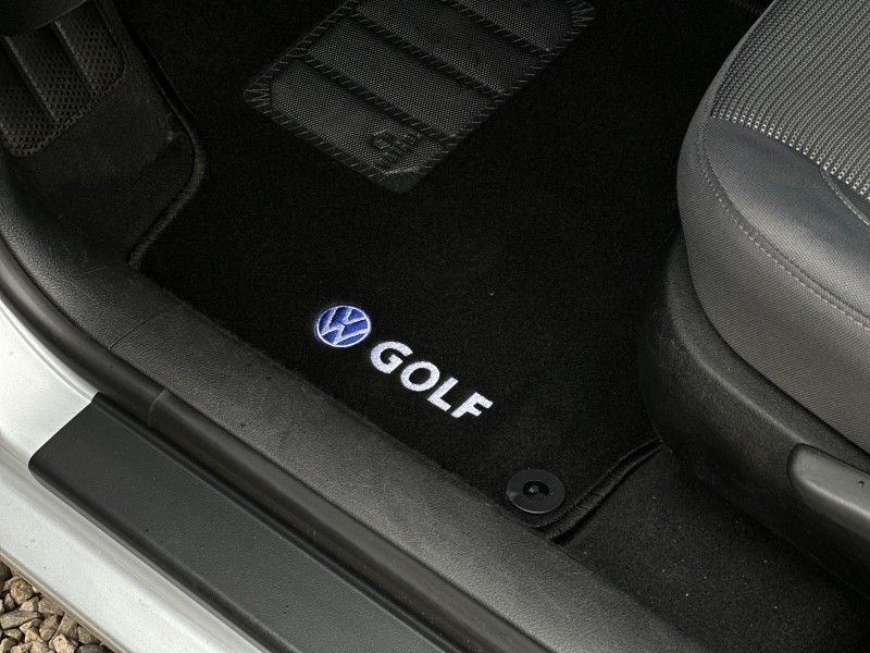 Volkswagen GOLF 1.6 8V 2011 NEUMANN VEÍCULOS ARROIO DO MEIO / Carros no Vale