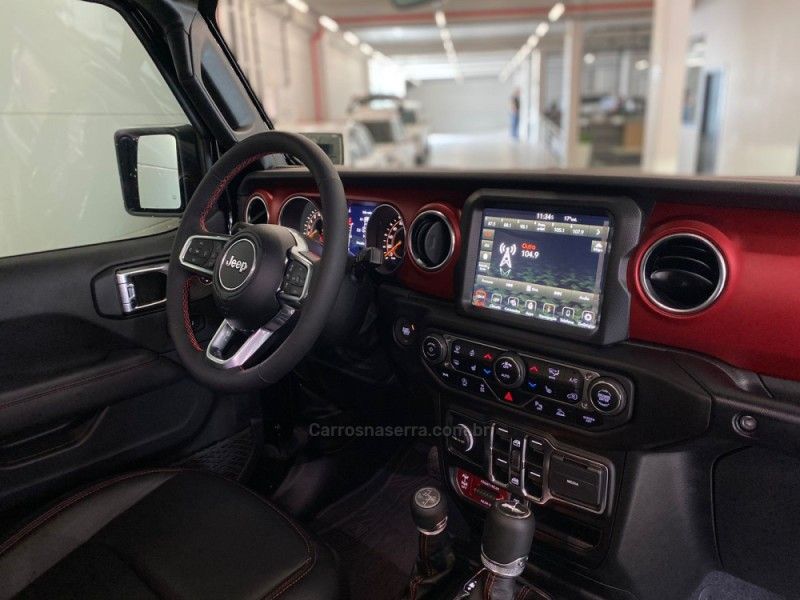 JEEP WRANGLER 2.0 RUBICON 4X4 AT8 16V 2023/2024 ÓTIMA CAR FLORES DA CUNHA / Carros no Vale