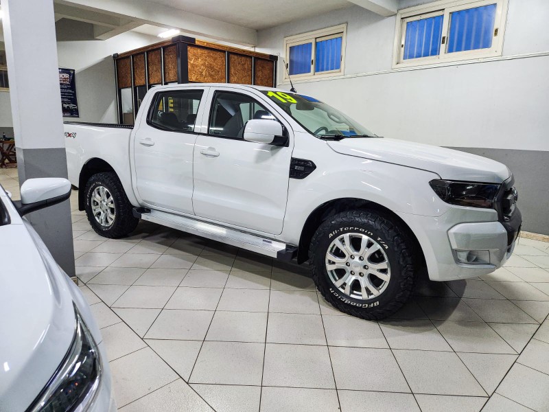 FORD RANGER XL 2.2 4X4 CD MEC. 2018/2019 TS VEÍCULOS ANTA GORDA / Carros no Vale