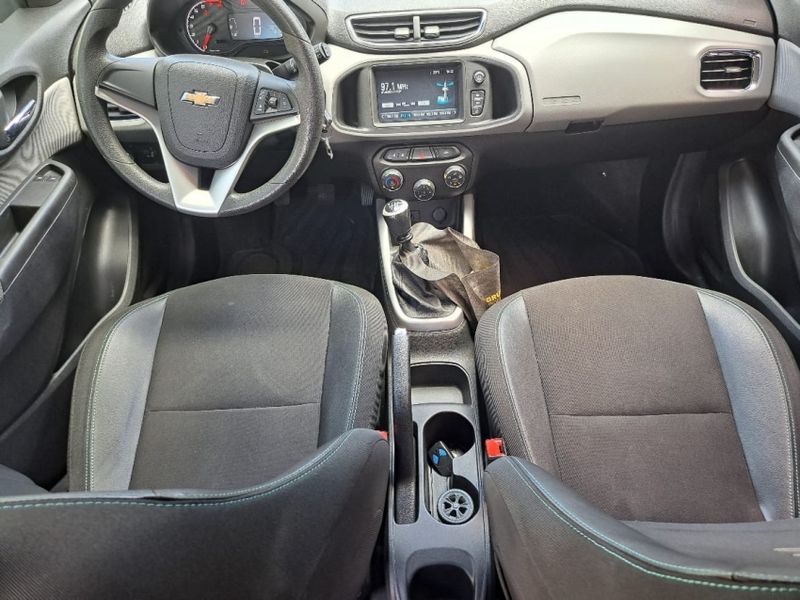 Chevrolet Onix HATCH LT 1.0 8V FlexPower 5p Mec. 2018/2019 CAMINHÕES & CAMIONETAS PASSO FUNDO / Carros no Vale