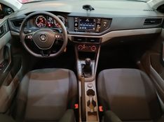 Volkswagen VIRTUS 1.6 MSI 2018 HÉLIO AUTOMÓVEIS LAJEADO / Carros no Vale