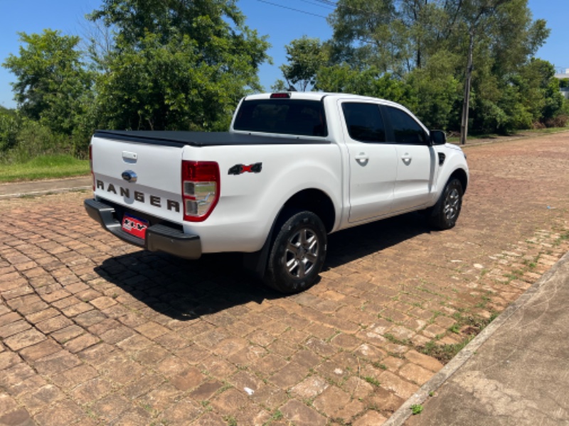 FORD RANGER XLS 2.2 4X4 CD DIESEL AUT. 2022/2022 ELY AUTOMÓVEIS LAJEADO / Carros no Vale