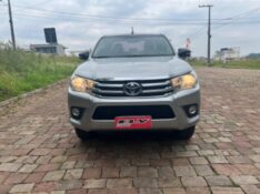 TOYOTA HILUX 2.8 D-4D TURBO DIESEL CD SR 4X4 AUTOMÁTICO 2016/2016 ELY AUTOMÓVEIS LAJEADO / Carros no Vale