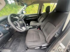 TOYOTA HILUX 2.8 D-4D TURBO DIESEL CD SR 4X4 AUTOMÁTICO 2016/2016 ELY AUTOMÓVEIS LAJEADO / Carros no Vale